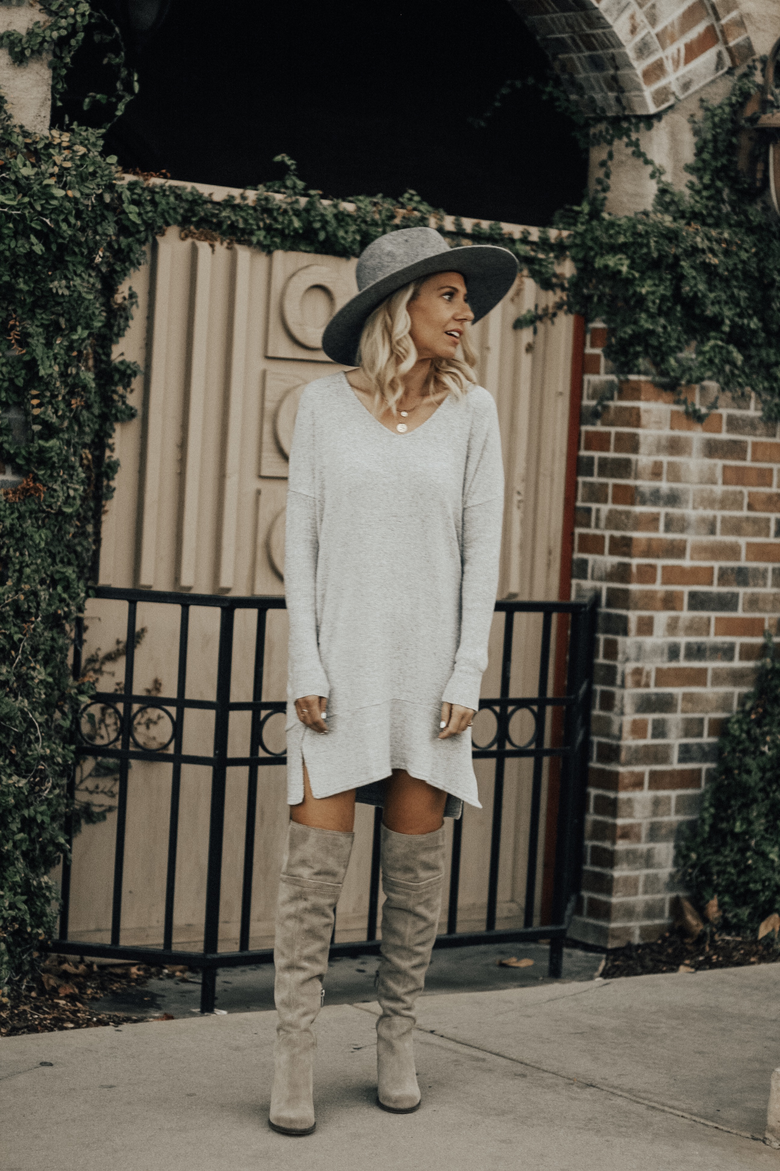 BLACK FRIDAY & CYBER MONDAY SALES- Jaclyn De Leon Style + online shopping + thanksgiving + daily deals + sale alert + target + american eagle + abercrombie + express + nordstrom + OTK boots + sweater dress + street style + fall outfit inspiration + holiday look + christmas shopping + gift giving + sale alert