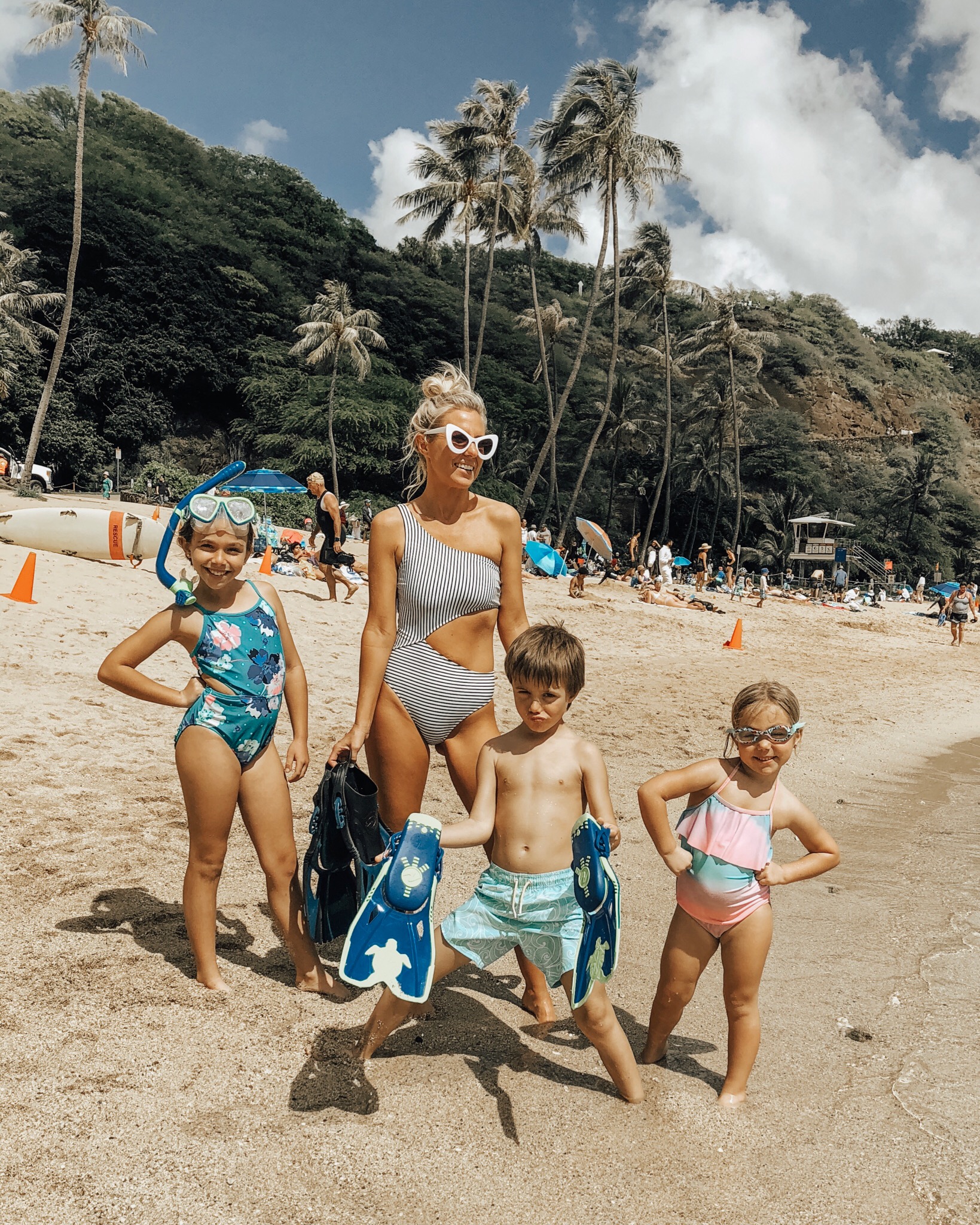 LIVING THE HAWAII LIFE- WHERE WE STAYED, WHAT WE DID AND WHAT I WORE- Jaclyn De Leon Style + Looking for Hawaii vacation travel ideas and tips? Giving all the details of our latest vacation including vacation beach style, family friendly activities, and hotel details.