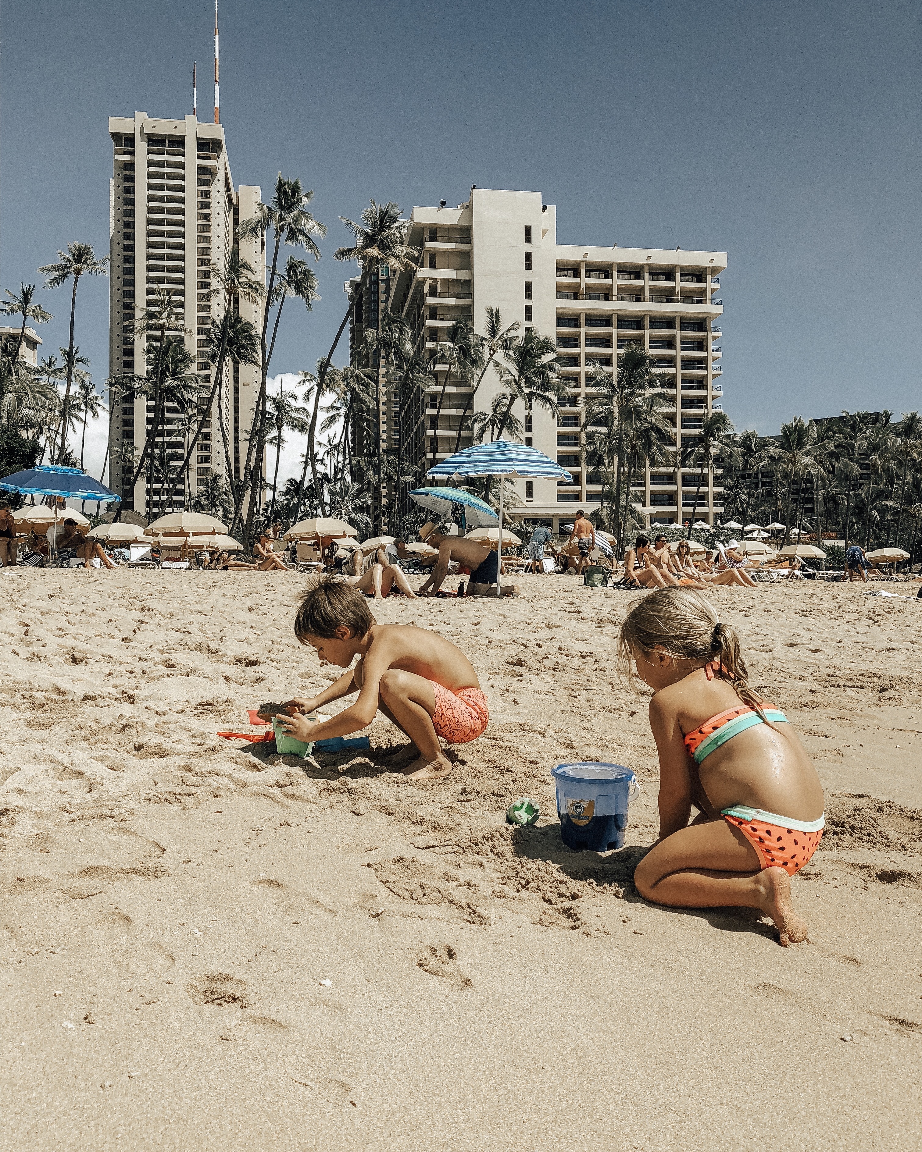 LIVING THE HAWAII LIFE- WHERE WE STAYED, WHAT WE DID AND WHAT I WORE- Jaclyn De Leon Style + Looking for Hawaii vacation travel ideas and tips? Giving all the details of our latest vacation including vacation beach style, family friendly activities, and hotel details.