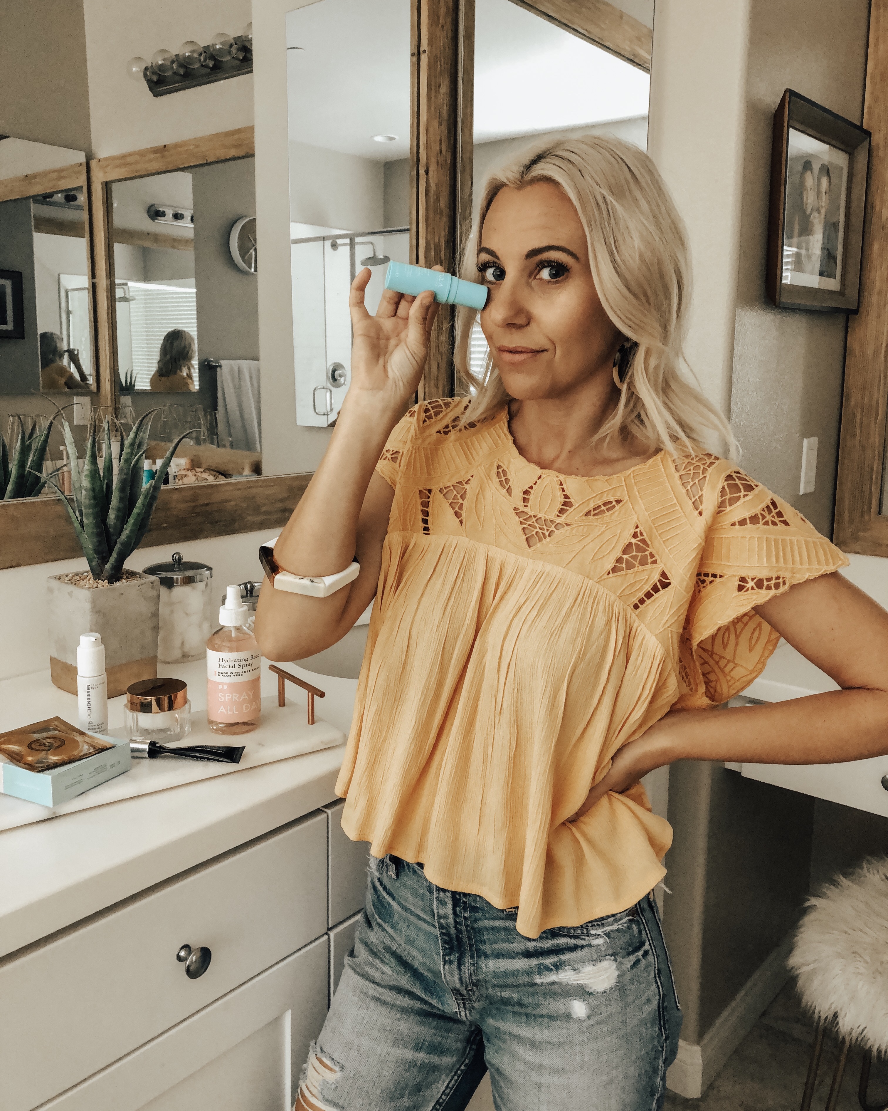 HOW TO FAKE 8 HOURS OF SLEEP- Jaclyn De Leon Style + Are you crazy busy and living off little sleep but still want to look your best? I've rounded up my favorite products that are guaranteed to make you look bright, fresh and like you've had a full nights sleep.
