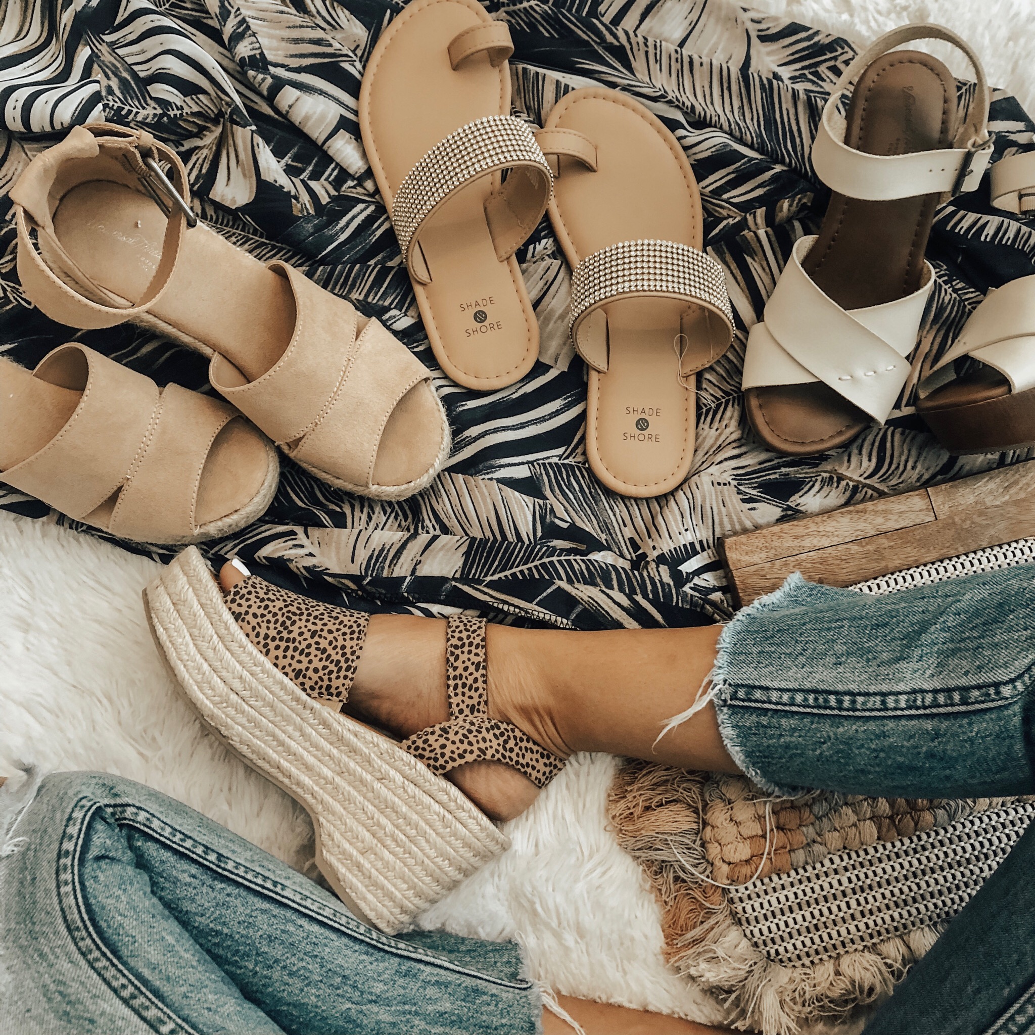 CURRENT SHOE TRENDS- WHAT I'M LOVING AND WHAT YOU NEED- Jaclyn De Leon Style + Are you ready for Spring and Summer? I'm sharing all the current shoe trends for Spring and Summer including espadrilles, mules, sandals and much more. And all are affordable with most on major sale!