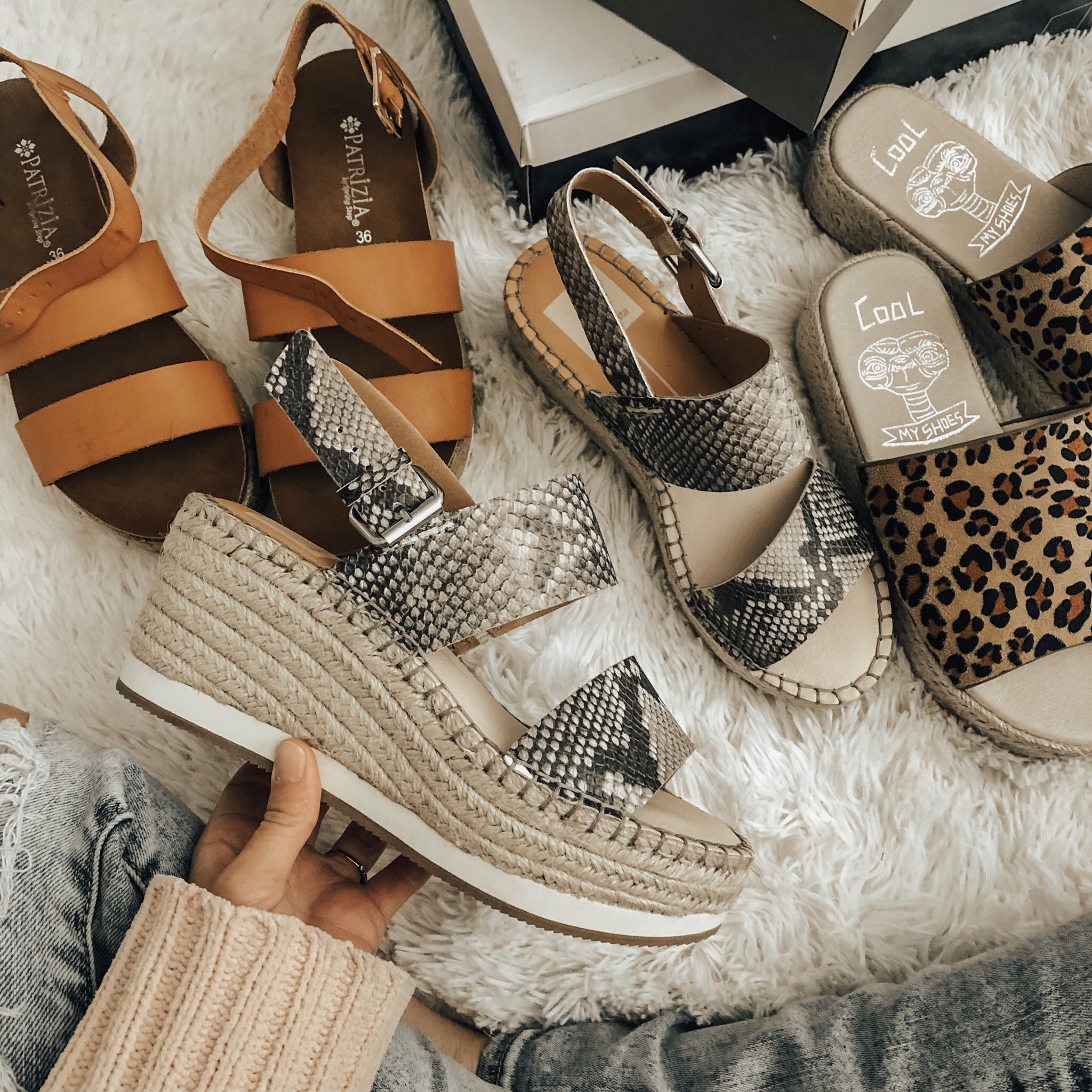 CURRENT SHOE TRENDS- WHAT I'M LOVING AND WHAT YOU NEED- Jaclyn De Leon Style + Are you ready for Spring and Summer? I'm sharing all the current shoe trends for Spring and Summer including espadrilles, mules, sandals and much more. And all are affordable with most on major sale!