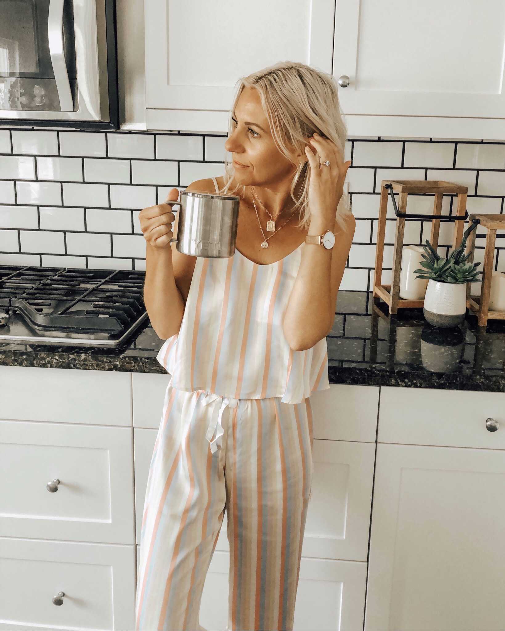 THE COZIEST PAJAMA SETS- Jaclyn De Leon Style + With a new season comes new pajamas and I have found some of the cutest spring & summer pj sets. Tons of adorable prints with the coziest fabric.