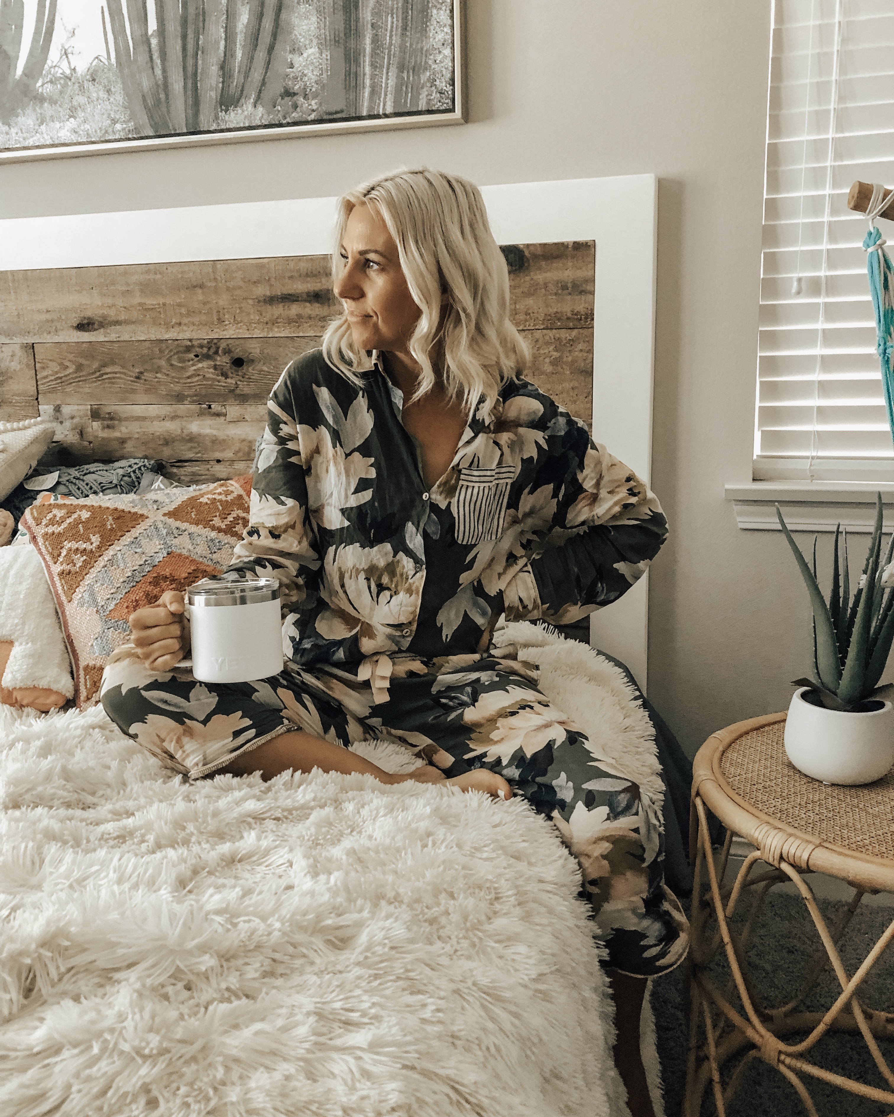 THE COZIEST PAJAMA SETS- Jaclyn De Leon Style + With a new season comes new pajamas and I have found some of the cutest spring & summer pj sets. Tons of adorable prints with the coziest fabric.