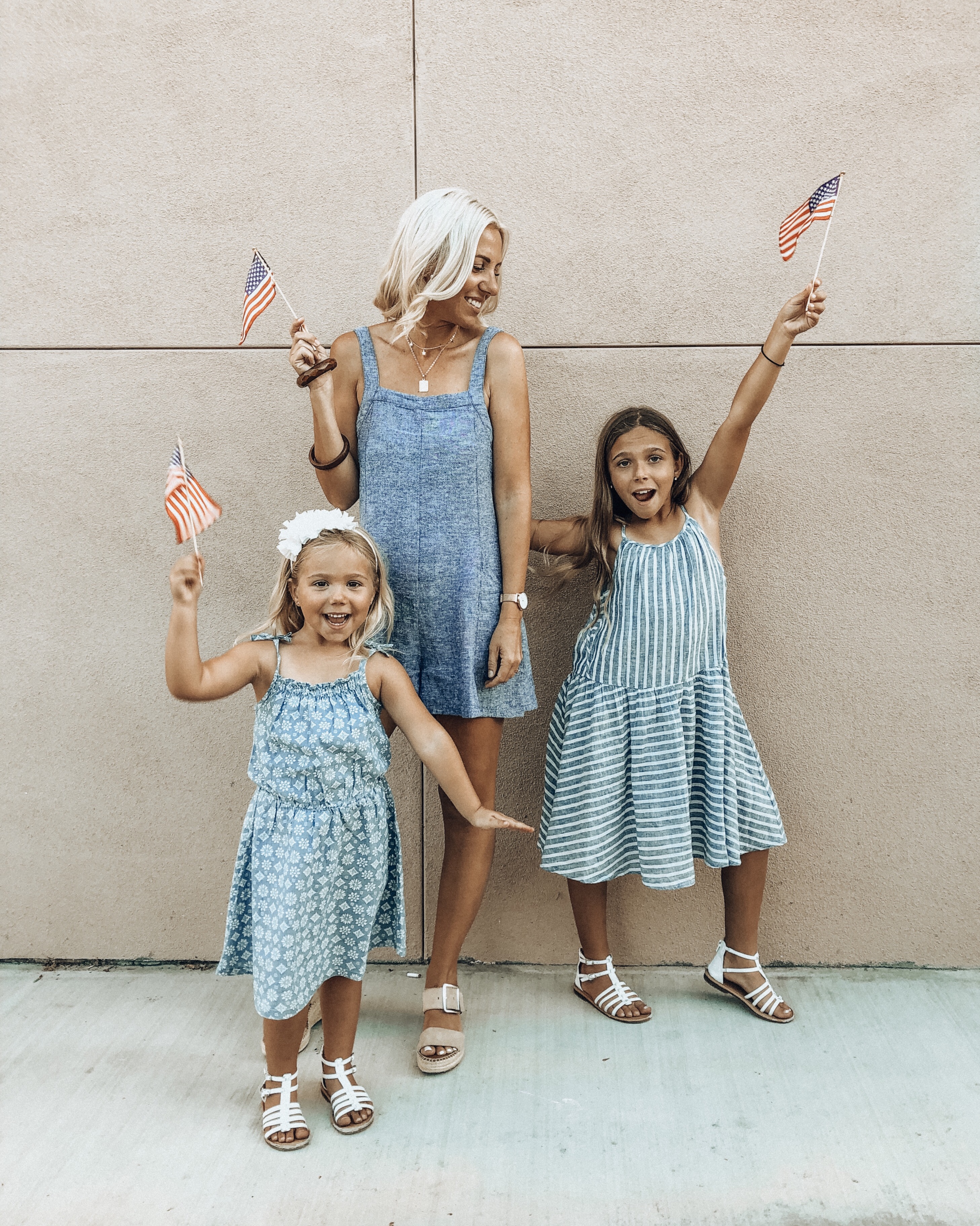 4TH OF JULY SALES- Jaclyn De Leon Style- Are you shopping this holiday? There are tons of good sales going on from 50% off to crazy shorts + swimsuit sales. Time to stock up for Summer!
