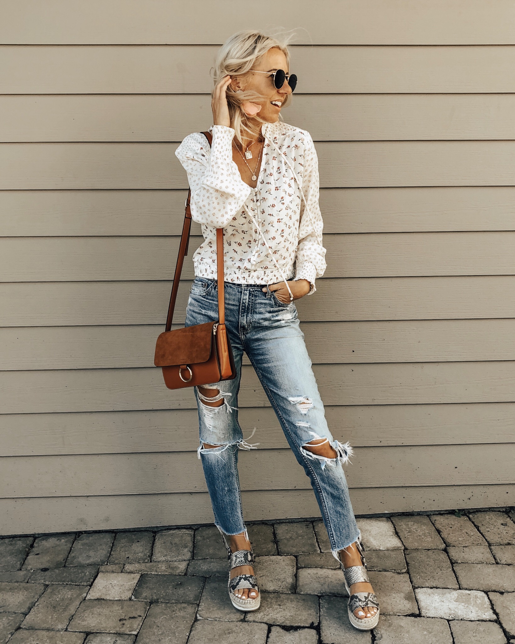 ALL ABOUT DENIM- MY CURRENT FAVORITES + NEW TRENDS FOR FALL- Jaclyn De Leon Style + sharing all my denim must have's from my favorite mom jeans, high rise skinny jeans and so much more. Of course all my denim is affordable and easy to wear with everything in your closet.