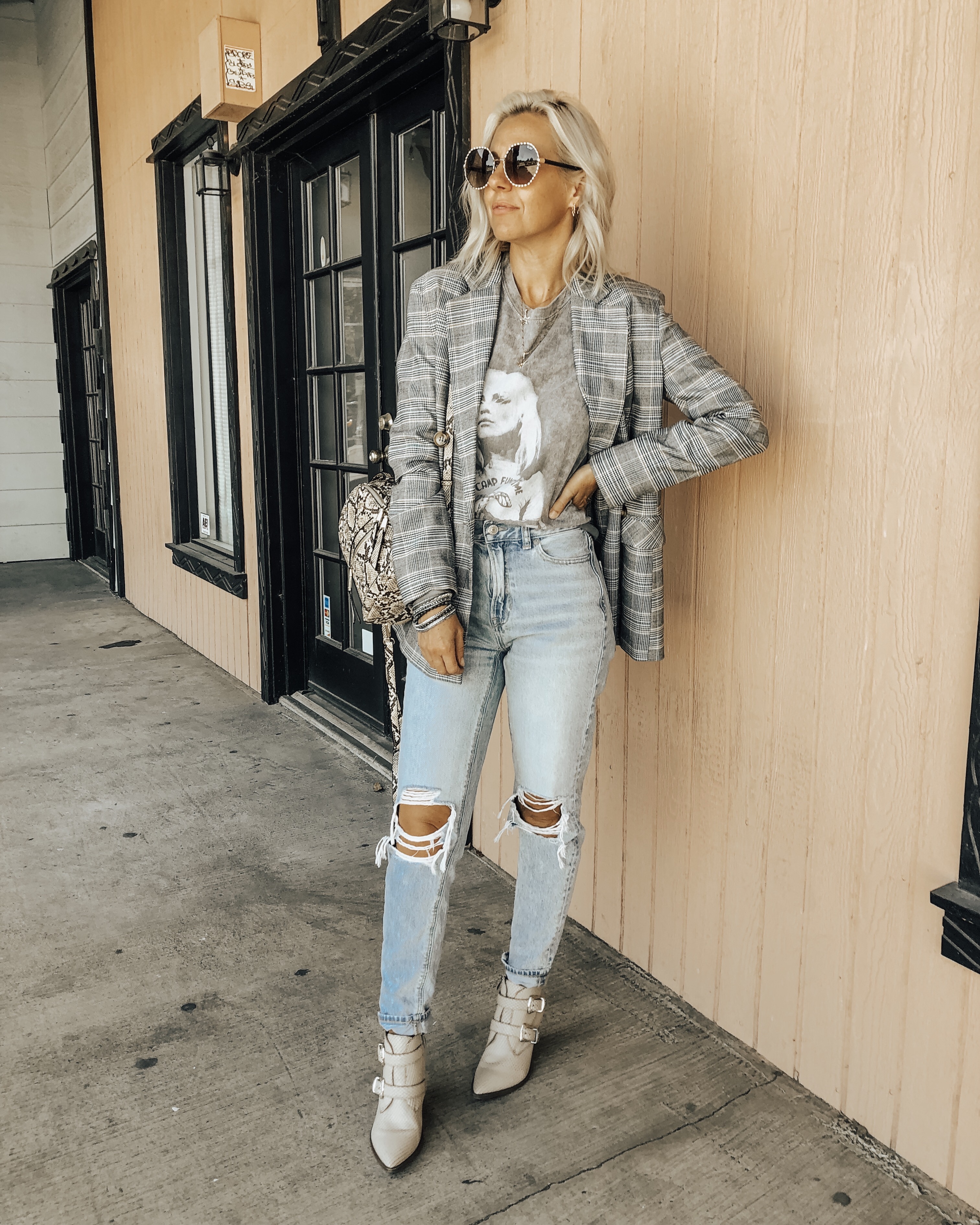 THE BLAZER- A MUST HAVE PIECE FOR FALL- Jaclyn De Leon Style + one big trend this season is the boyfriend blazer. I paired this plaid one with a graphic tee and mom jeans. I'm sharing all the best affordable blazers