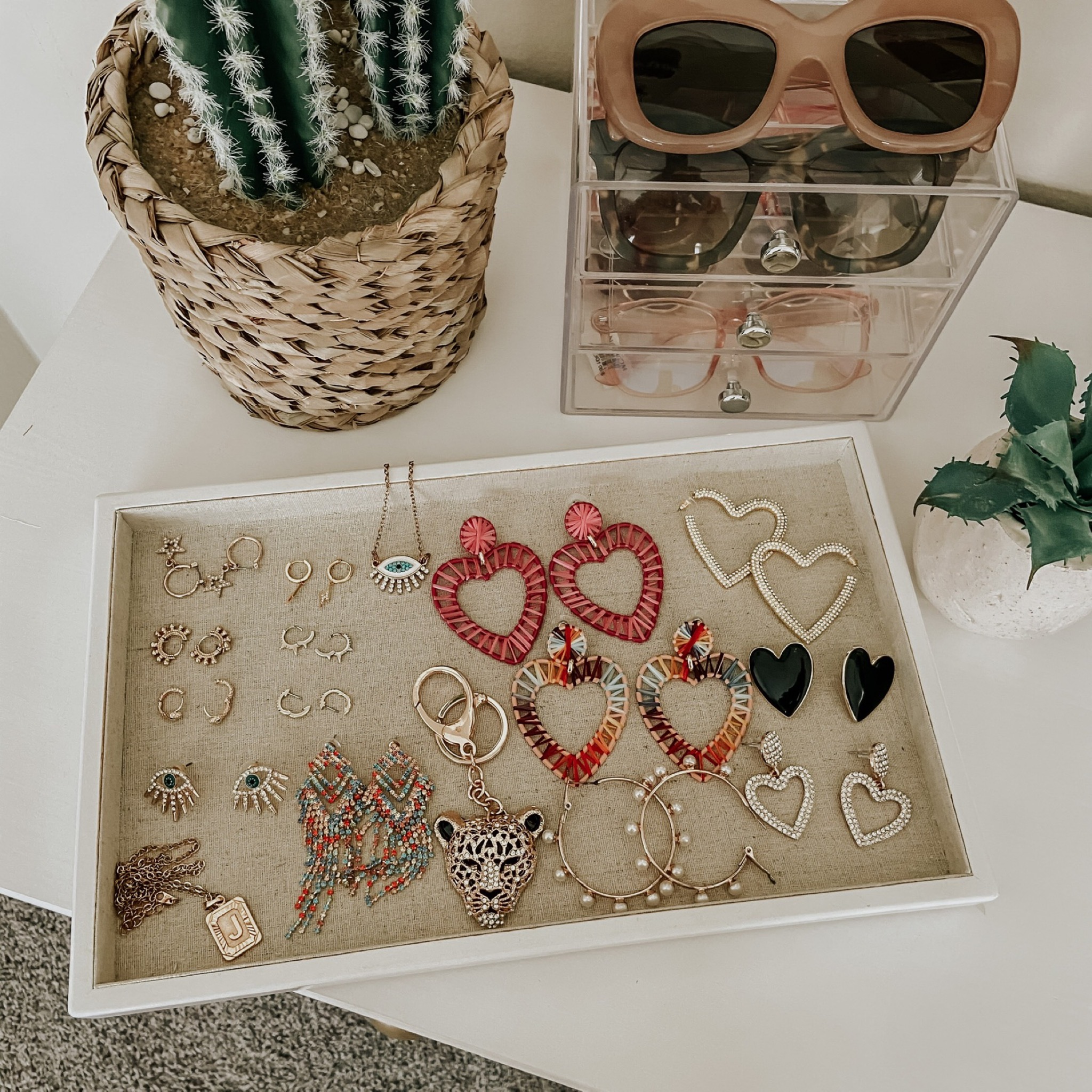 AMAZON ROUNDUP JANUARY 2020- Jaclyn De Leon Style- Sharing all my Amazon Prime favorites from the month of January from cozy sweaters, valentines items + tons of cute accessories