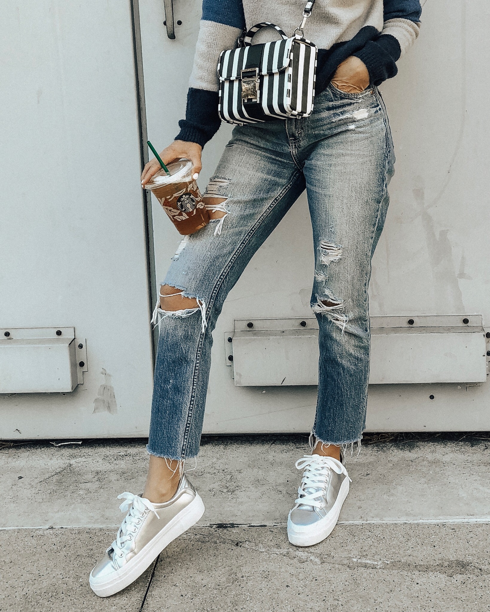 TOP 10 OF 2019- Jaclyn De Leon Style +Sharing the top selling items from 2019 including several Amazon finds, my favorite shoes, jewelry, graphic tees and of course my must have mom jeans.