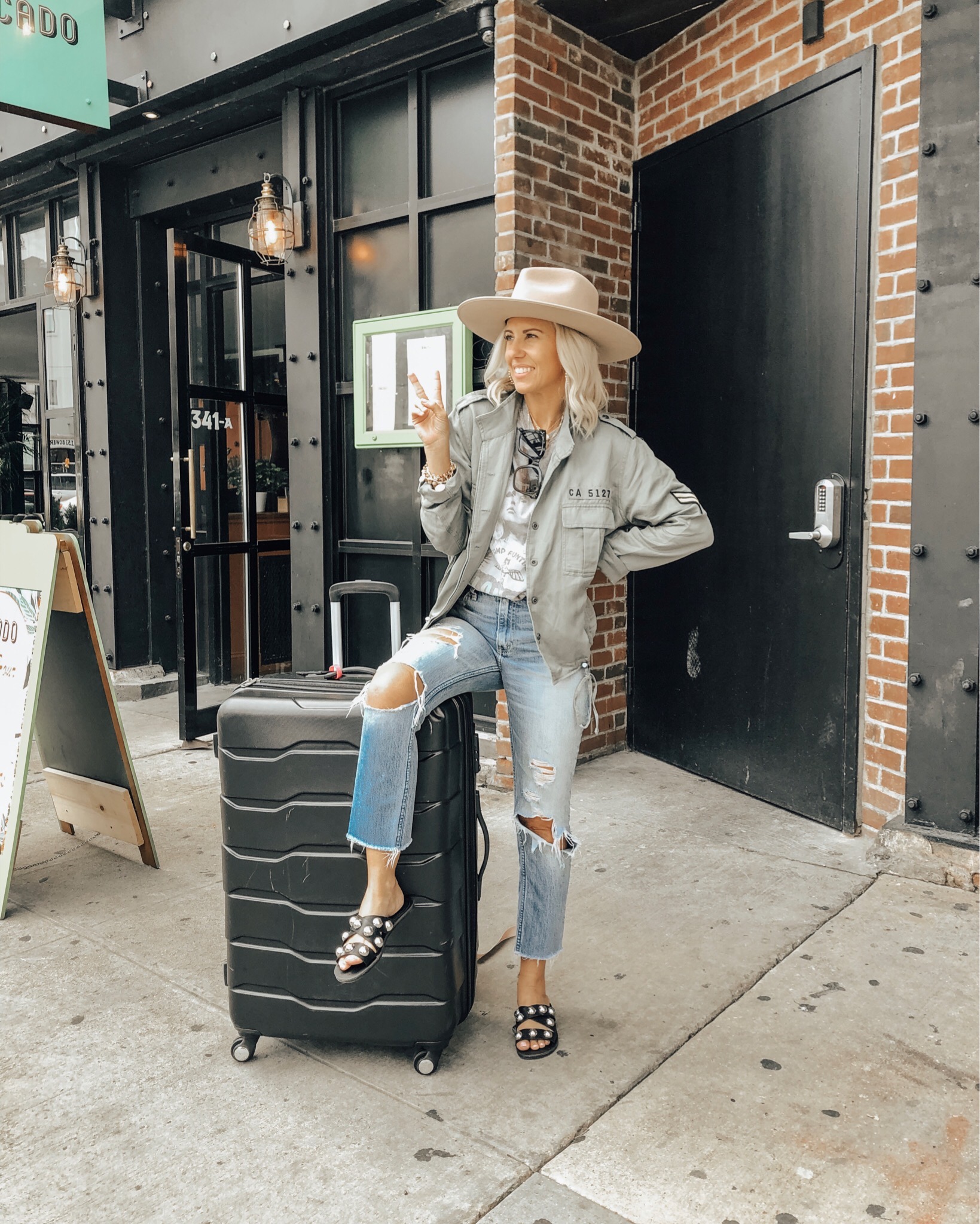 TRAVEL ESSENTIALS- Jaclyn De Leon Style+ I love traveling and want to make things as easy as possible so I'm sharing my must-have travel pieces for every trip.