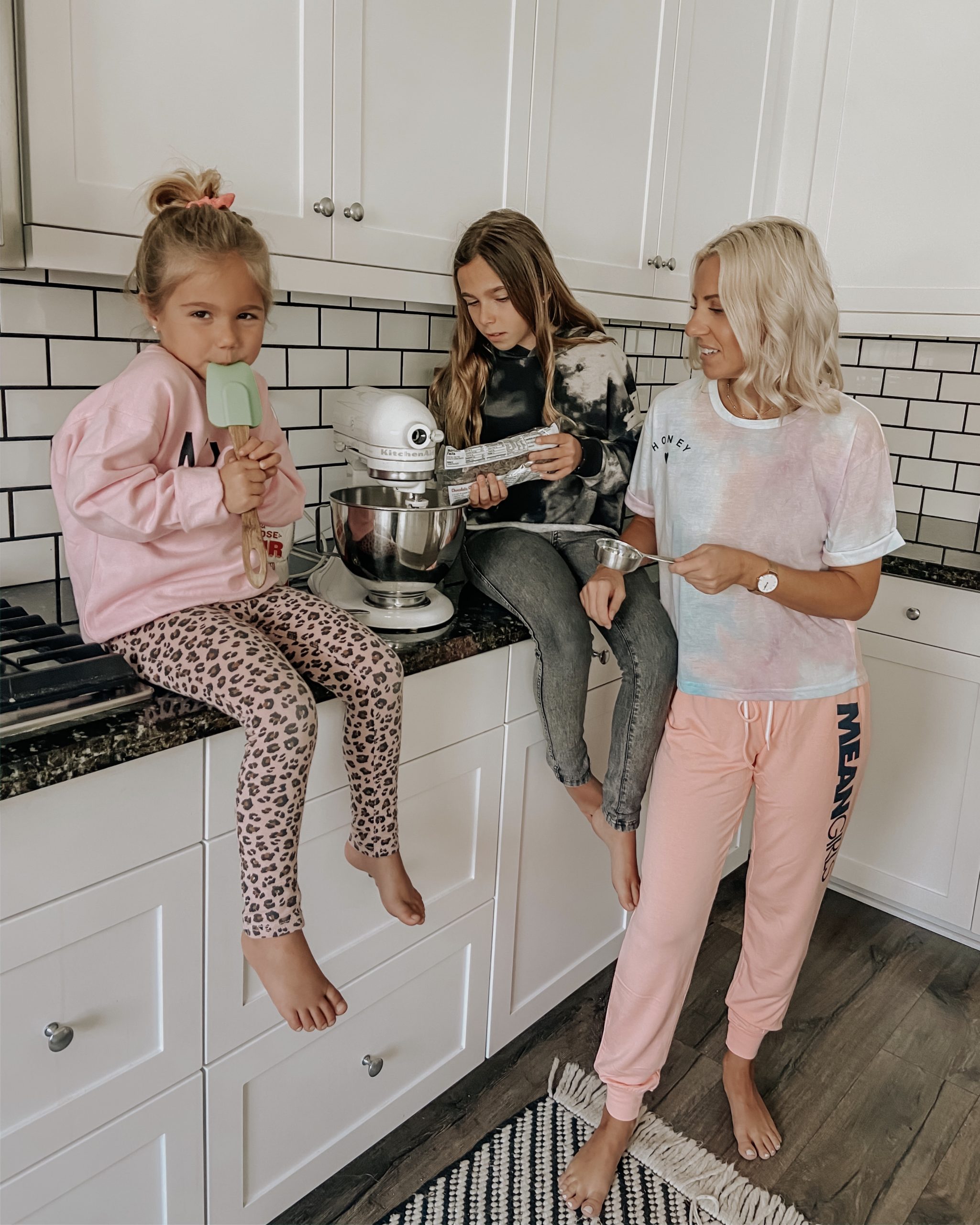 BAKING BANANA BREAD WITH MY GIRLS- Jaclyn De Leon Style: Having fun with my kids in the kitchen and sharing Lulu's famous chocolate chip banana bread recipe