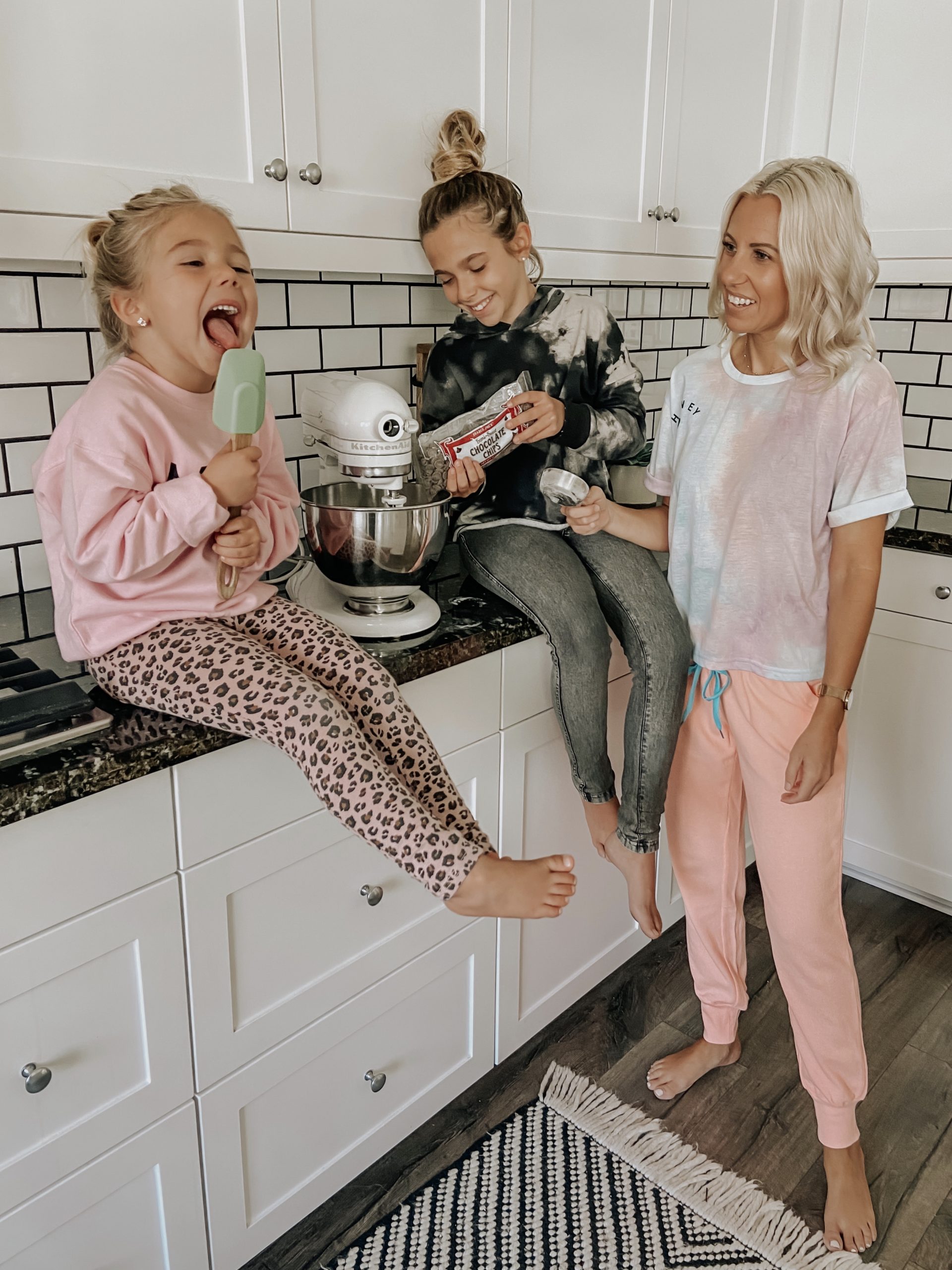 BAKING BANANA BREAD WITH MY GIRLS- Jaclyn De Leon Style: Having fun with my kids in the kitchen and sharing Lulu's famous chocolate chip banana bread recipe