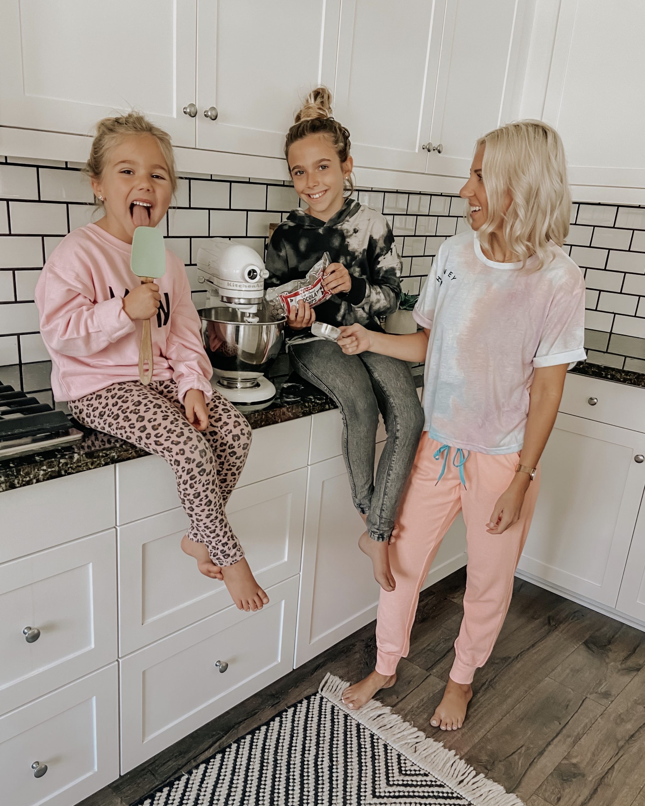 BAKING BANANA BREAD WITH MY GIRLS- Jaclyn De Leon Style: Having fun with my kids in the kitchen and sharing Lulu's famous chocolate chip banana bread recipe