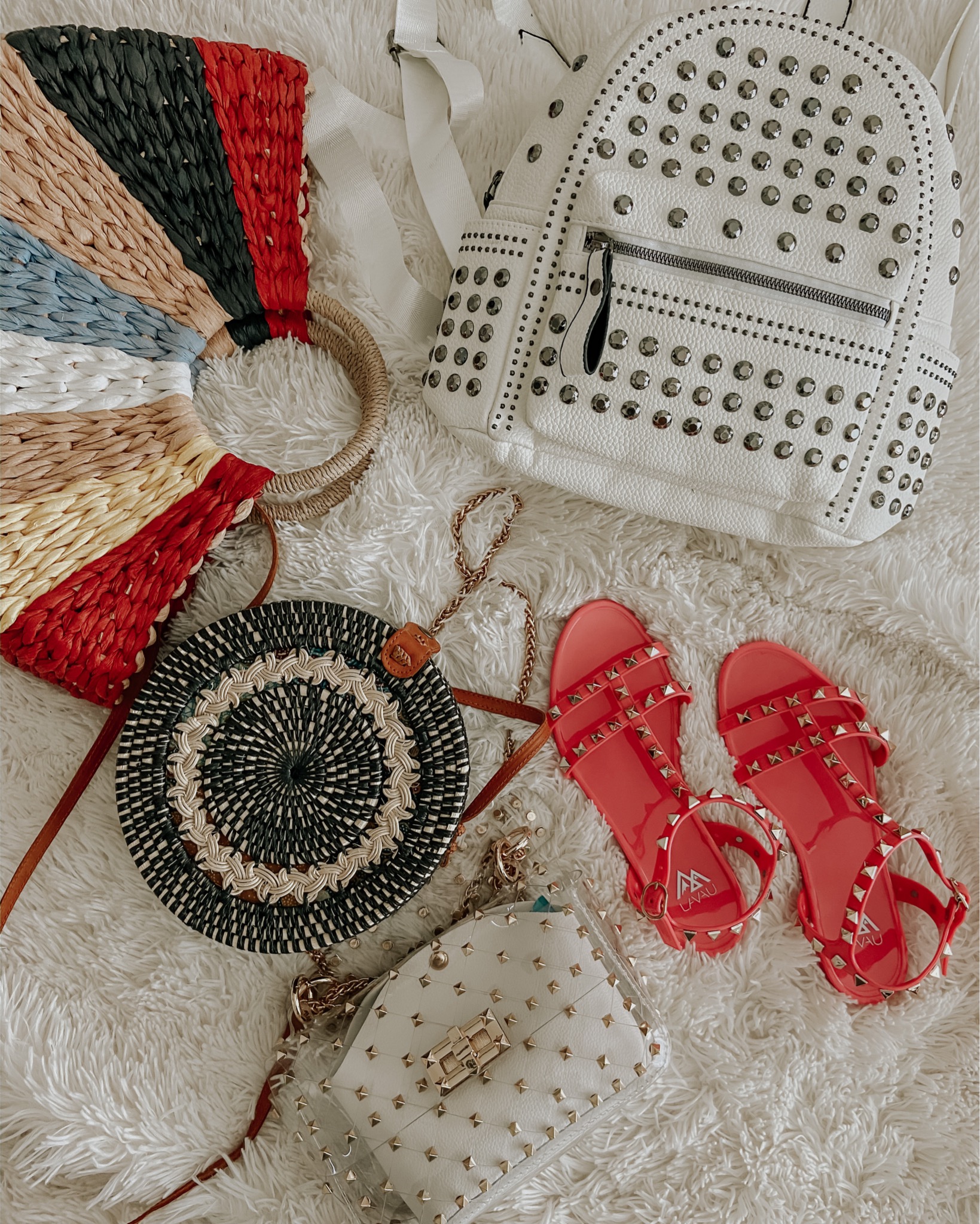 AMAZON ROUNDUP- MARCH 2020- Jaclyn De Leon Style + rounding up my Amazon finds for the month including cute sandals, swimsuits + kimonos, spring dresses and more