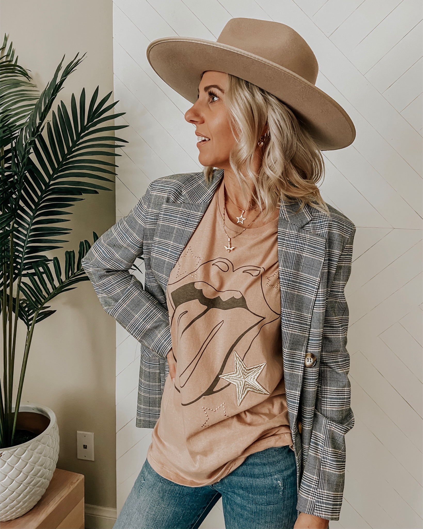 FALL HAT FINDS: SAVE VS SPLURGE + jaclyn De Leon Style- Sharing my latest hat favorites for Fall including must have splurges and great save options