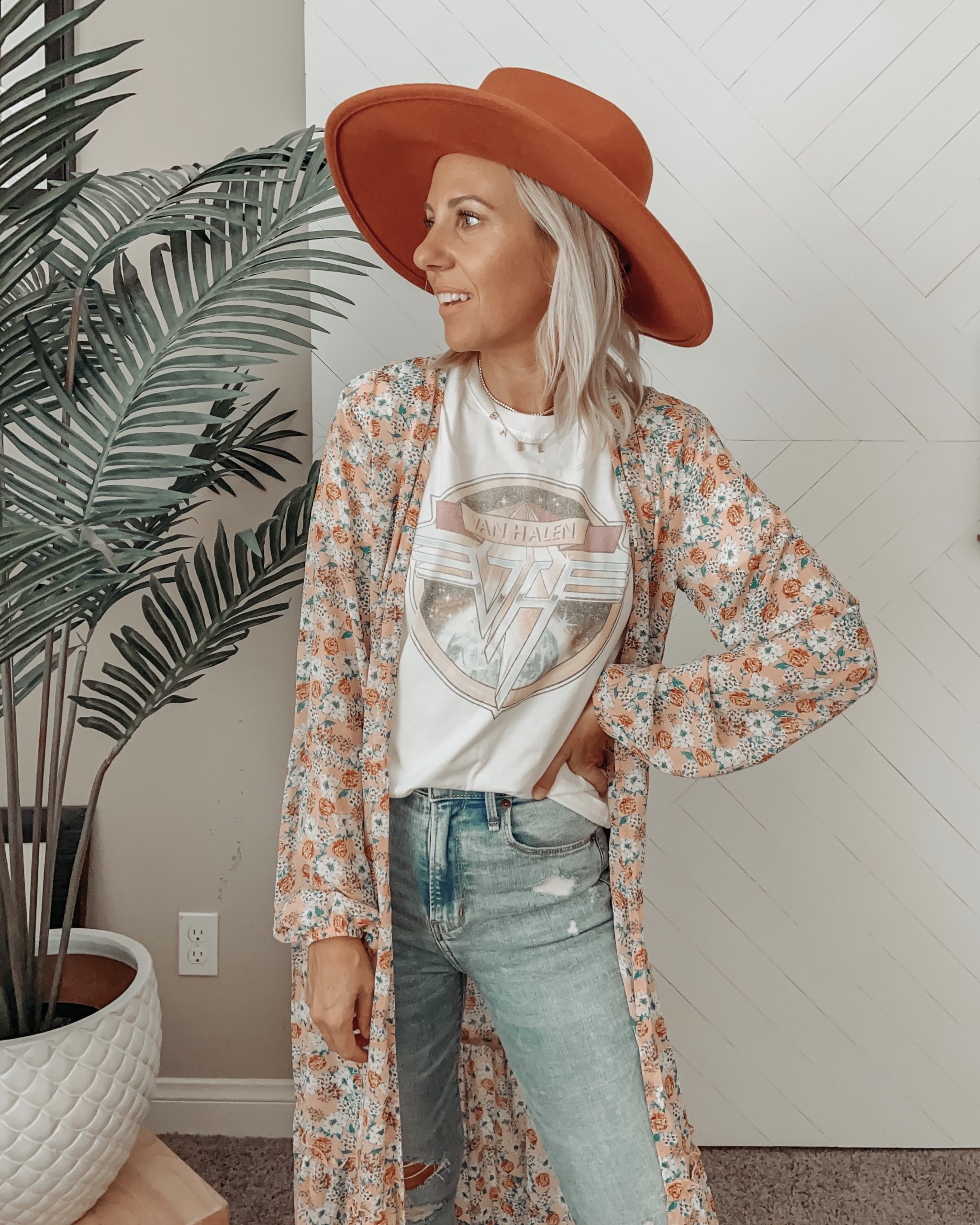 FALL HAT FINDS: SAVE VS SPLURGE + jaclyn De Leon Style- Sharing my latest hat favorites for Fall including must have splurges and great save options