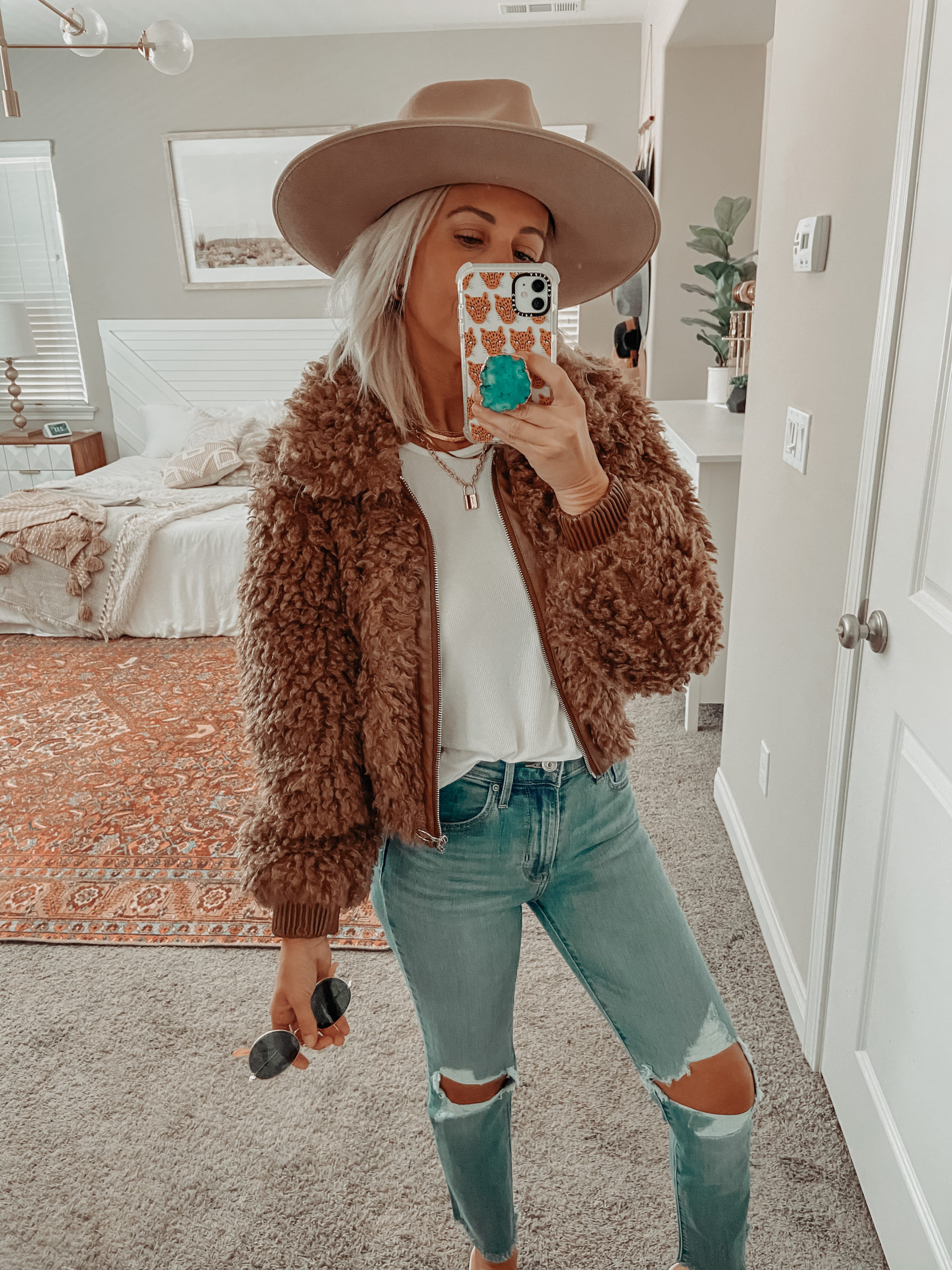 AMAZON PRIME DAY DEALS- Jaclyn De Leon Style + rounding up the best of the Amazon Prime day sales including top brands such as Levi's at great prices