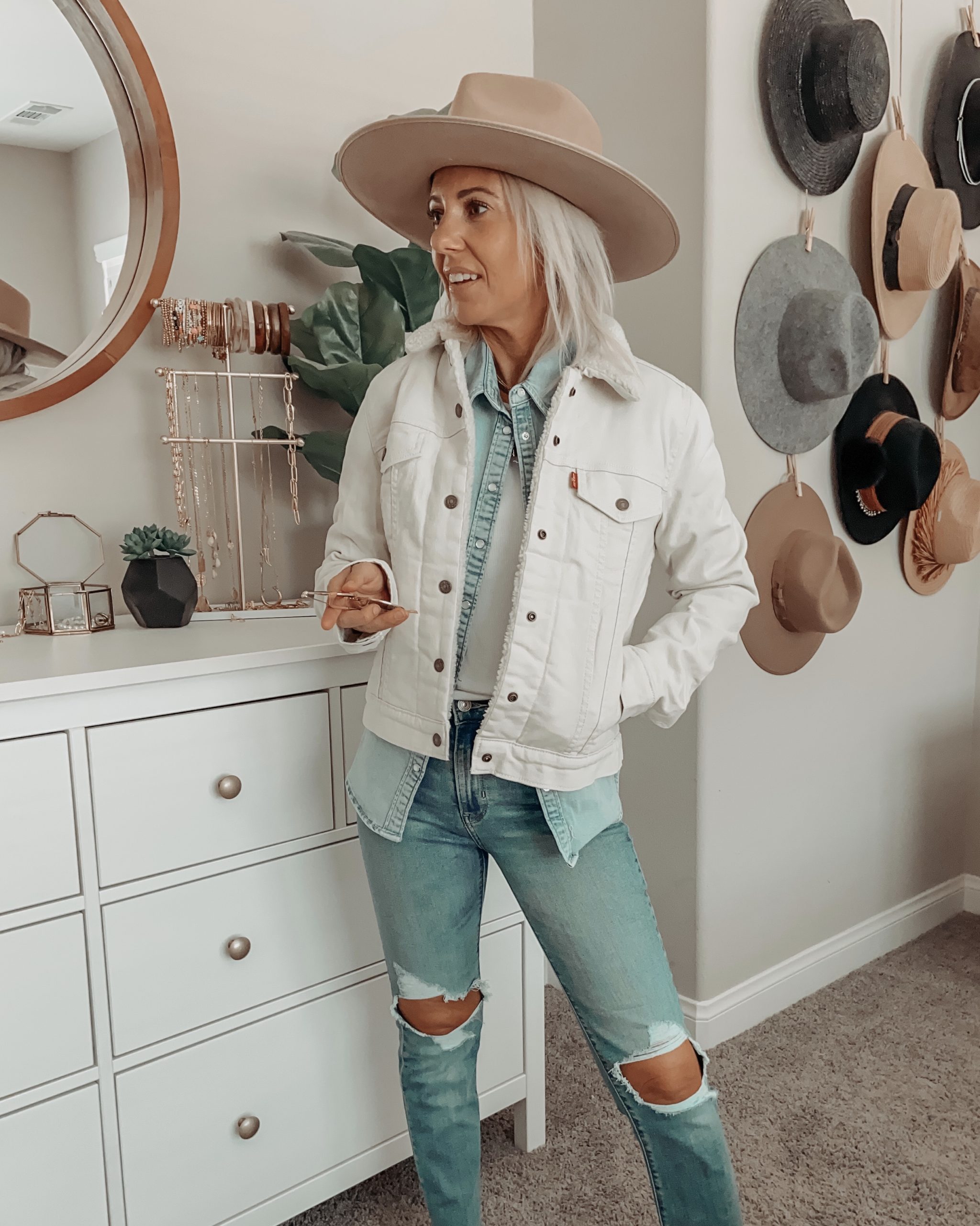 AMAZON PRIME DAY DEALS- Jaclyn De Leon Style + rounding up the best of the Amazon Prime day sales including top brands such as Levi's at great prices
