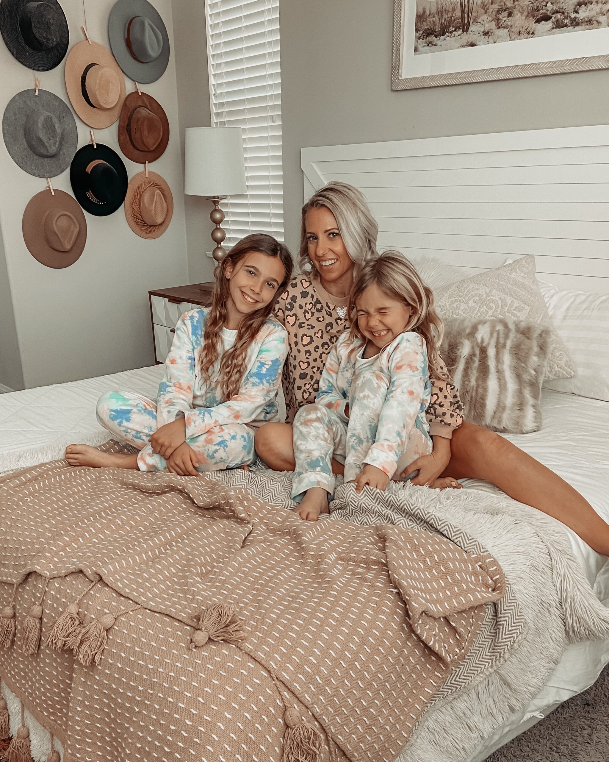 COZY VALENTINE'S INSPIRED FINDS- Jaclyn De Leon Style- Sharing tons of cozy loungewear and valentines day essentials for an at home holiday
