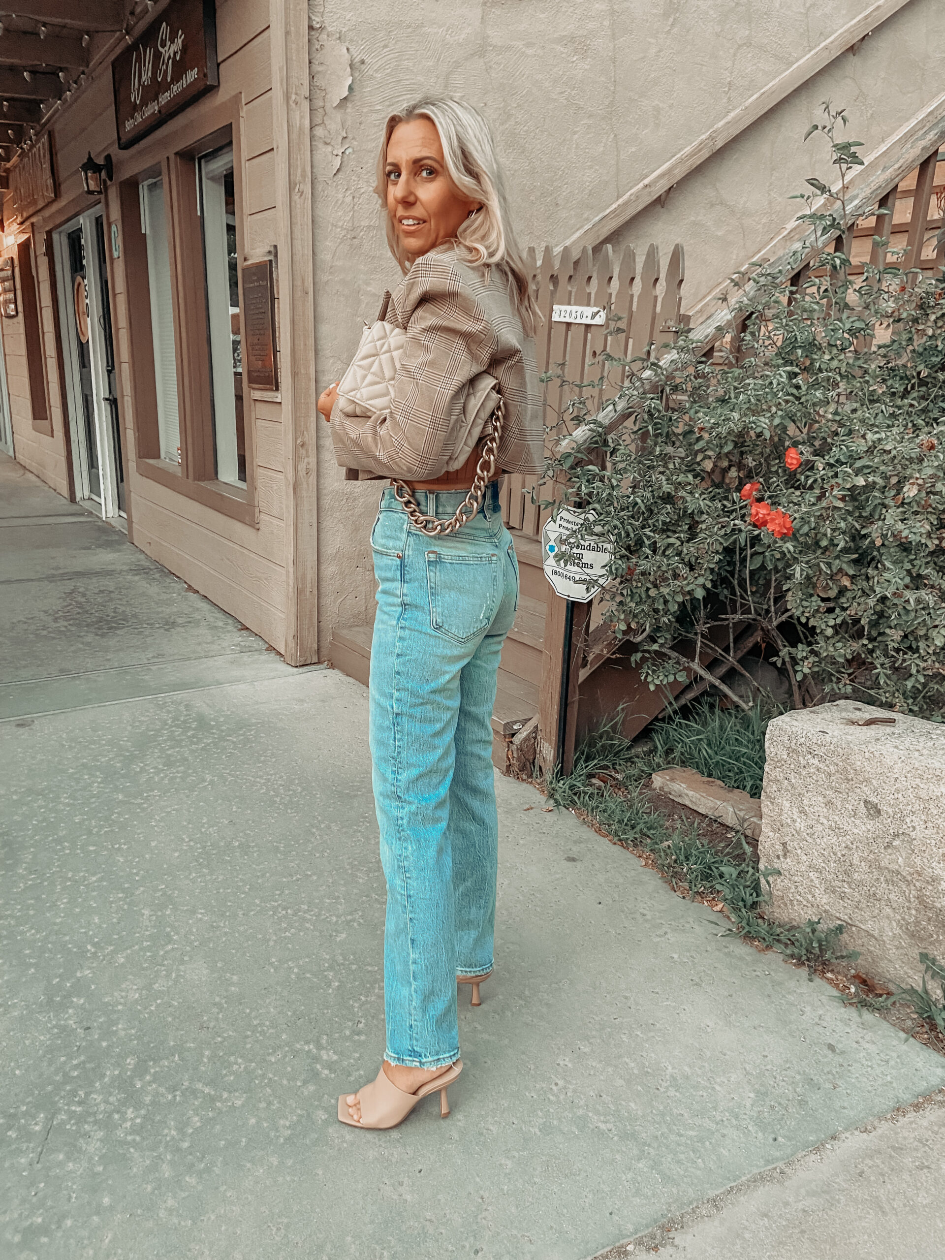 TRENDING: THE CROPPED BLAZER- Jaclyn De Leon style. Cropped blazer perfect lightweight jacket for spring and summer. Wear it with denim , dresses, shorts, and flowy skirts.