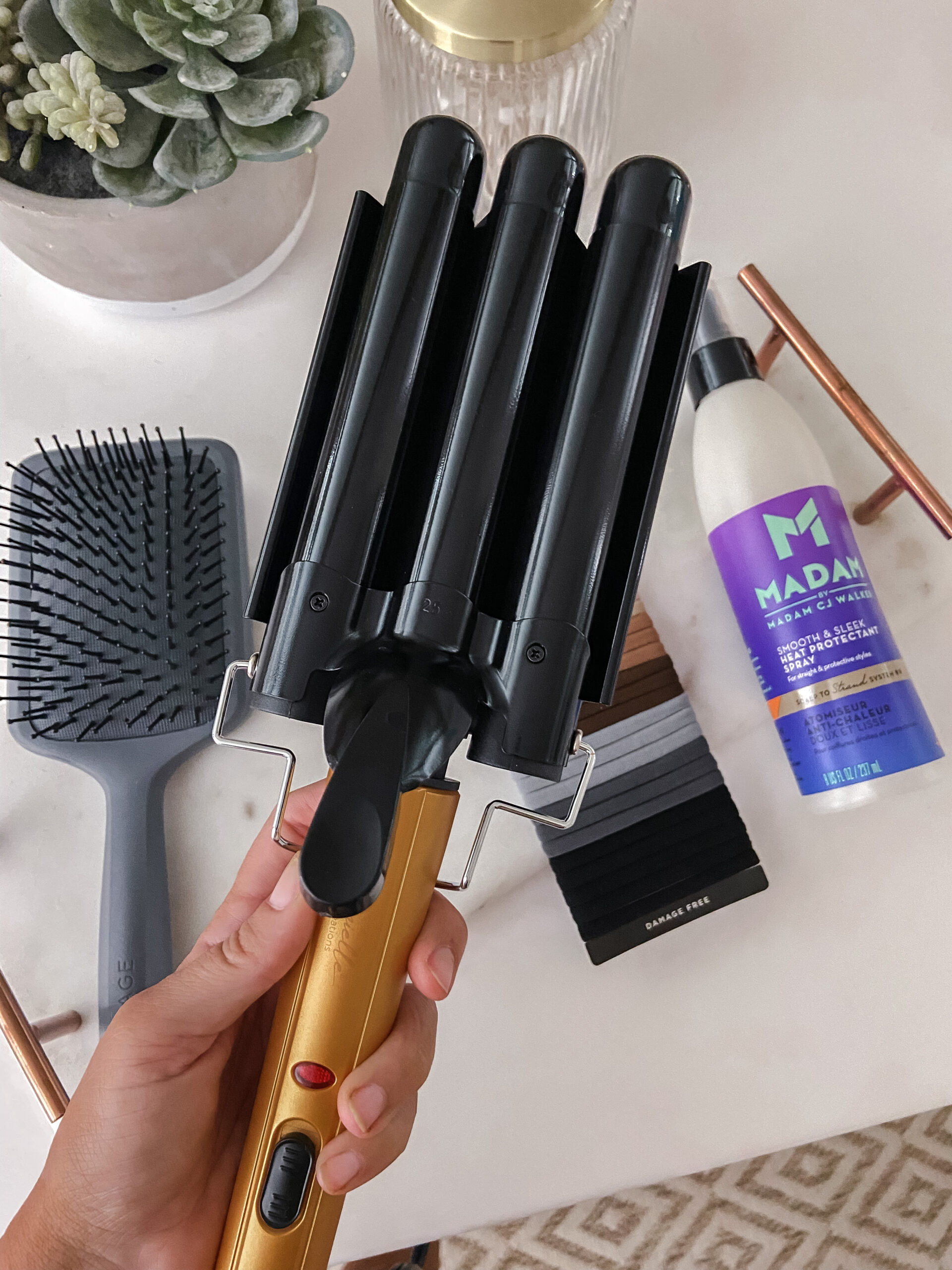 SUMMER HAIR REFRESH WITH WALMART-Jaclyn De Leon Style. Hair waver from Walmart creates fun and easy beach waves in minutes. Super affordable hair waver for fun hairstyles from Walmart.