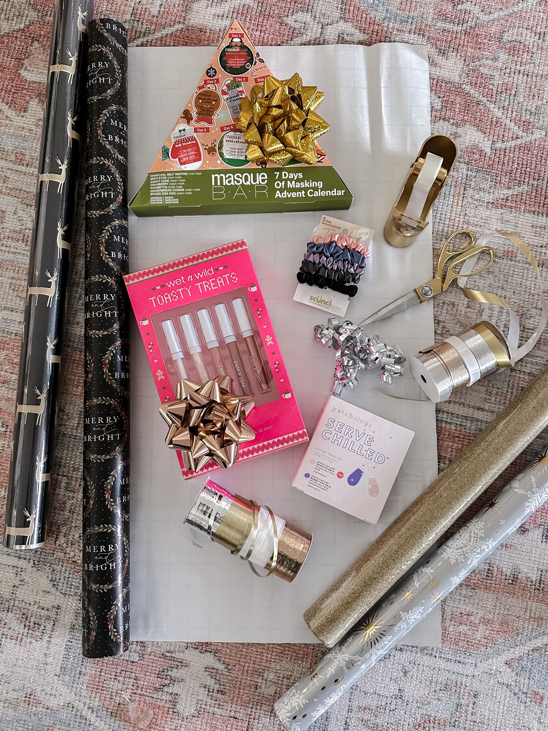 BEAUTY GIFTS FOR EVERYONE ON YOUR LIST!-Jaclyn De Leon Style. Walmart has great gift ideas at affordable prices. Affordable beauty gift sets on sale for a great price. There are lots of Black Friday deals going on all week so now is a great time to shop.