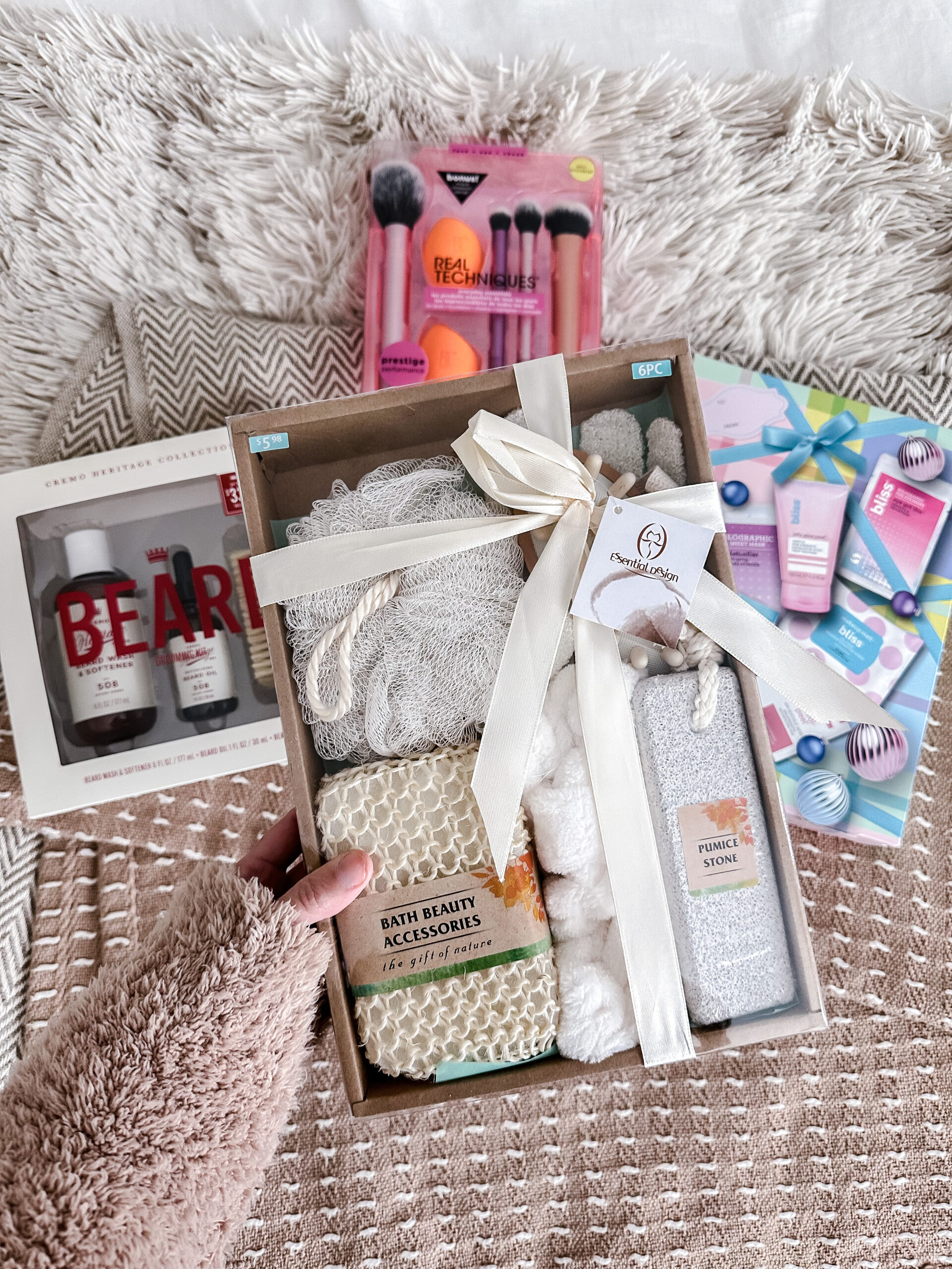 Last Minute Gifts from Walmart-Jaclyn De Leon Style. Sharing some last minute gift options from Walmart including stocking stuffers and gift sets.