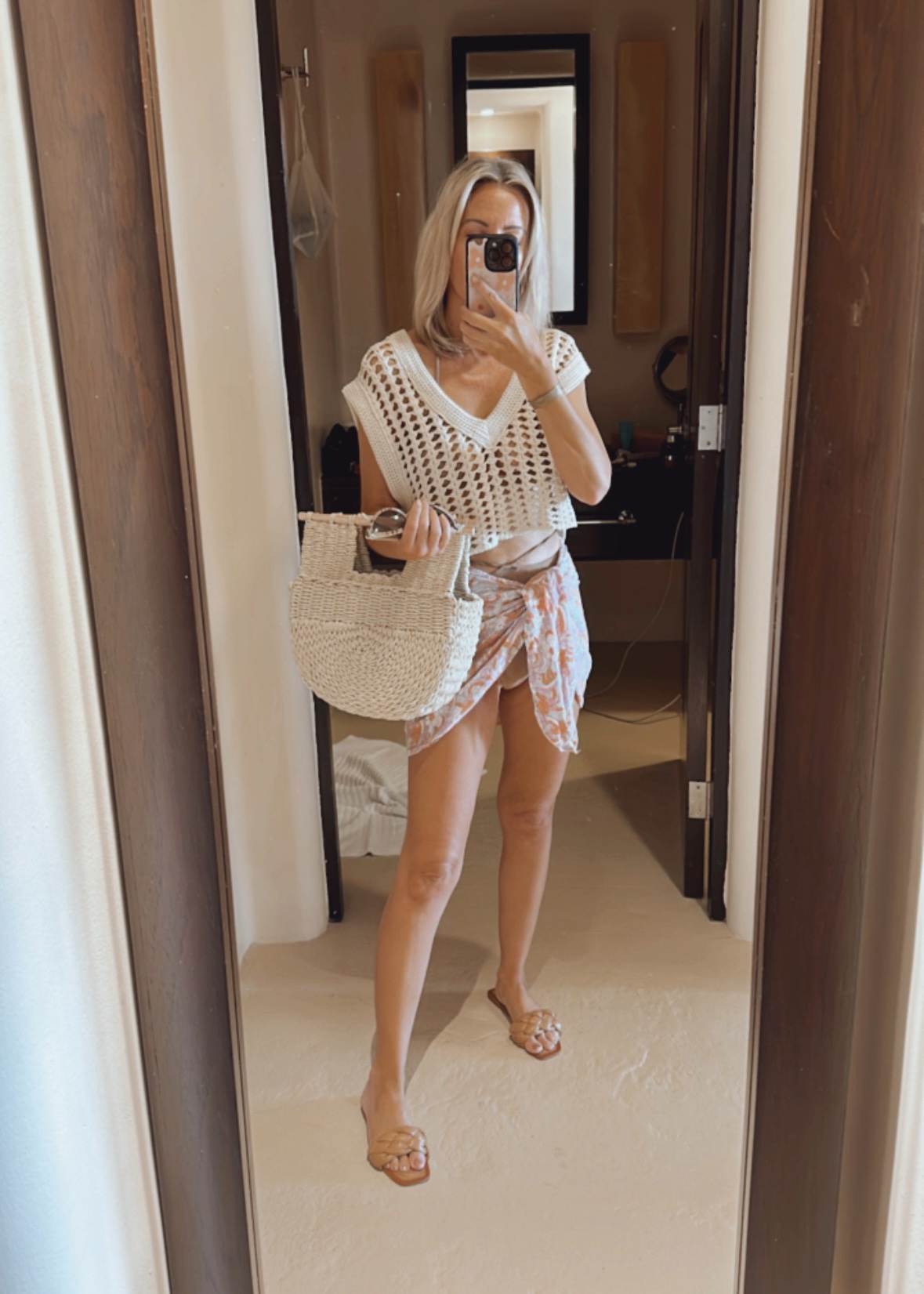 BEACH OUTFITS I WORE IN CABO-Jaclyn De Leon Style. Cabo looks that are perfect to wear on your next beach vacation.