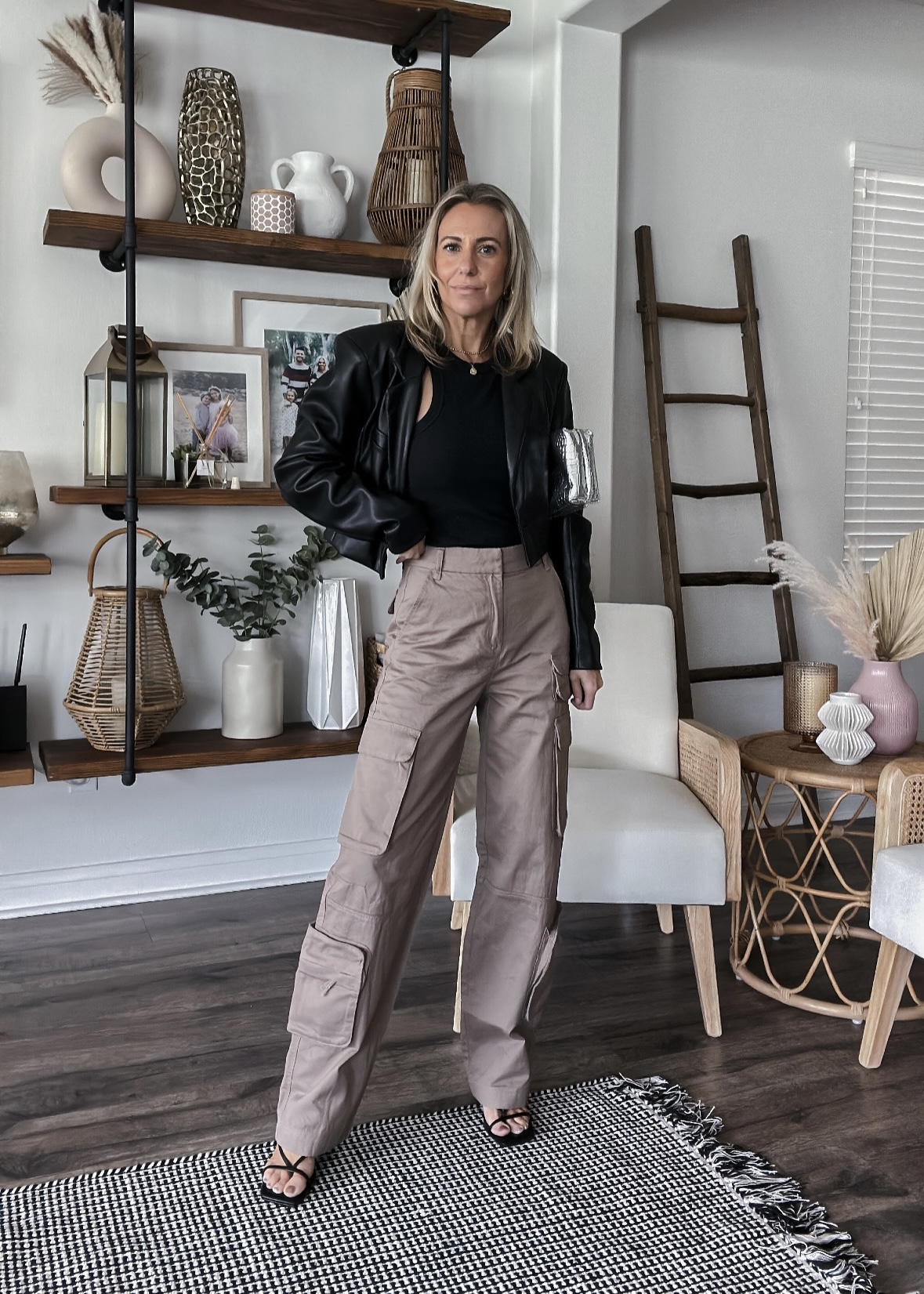 STYLING CARGO PANTS-Jaclyn De Leon style. Sharing 5 easy cargo pant outfits for every occasion from running errands to a work meeting.