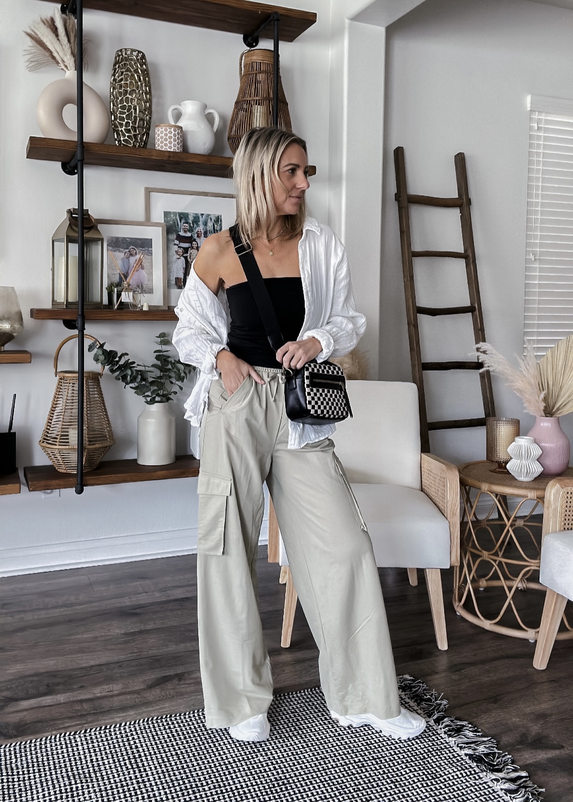 STYLING CARGO PANTS-Jaclyn De Leon style. Sharing 5 easy cargo pant outfits for every occasion from running errands to a work meeting.