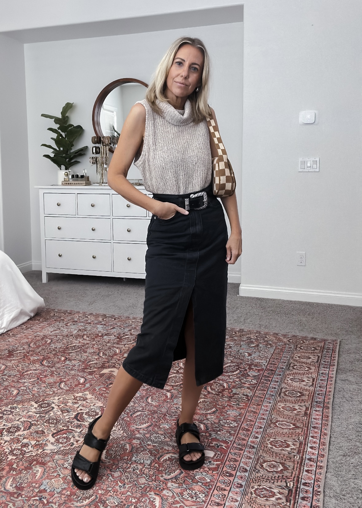 5 EASY OUTFITS WITH DENIM SKIRTS-Jaclyn De Leon style. Sharing a few easy looks that can work for all different occasions from dinner dates and work events to running errands.