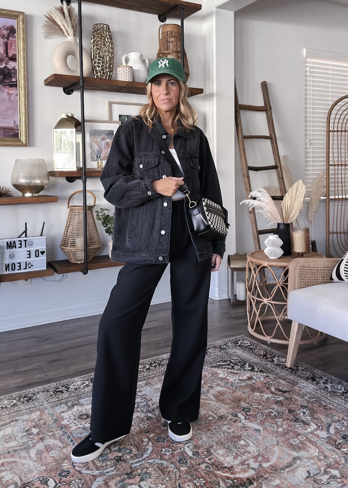 WAYS TO WEAR- BLACK TROUSERS-Jaclyn De Leon Style. Black trousers are a closet staple for the Fall and Winter seasons. They can easily be dressed up or down in numerous ways!