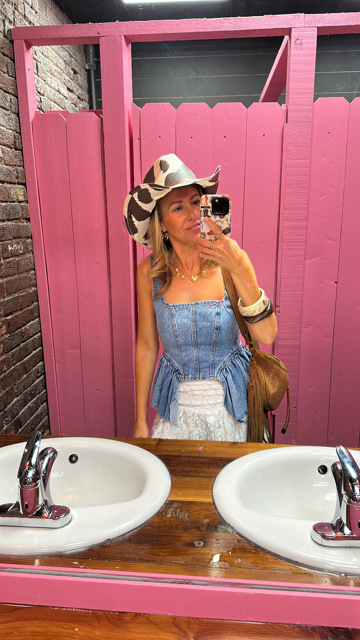 4FED9E60-830D-4601-B443-6E701FCCEF53